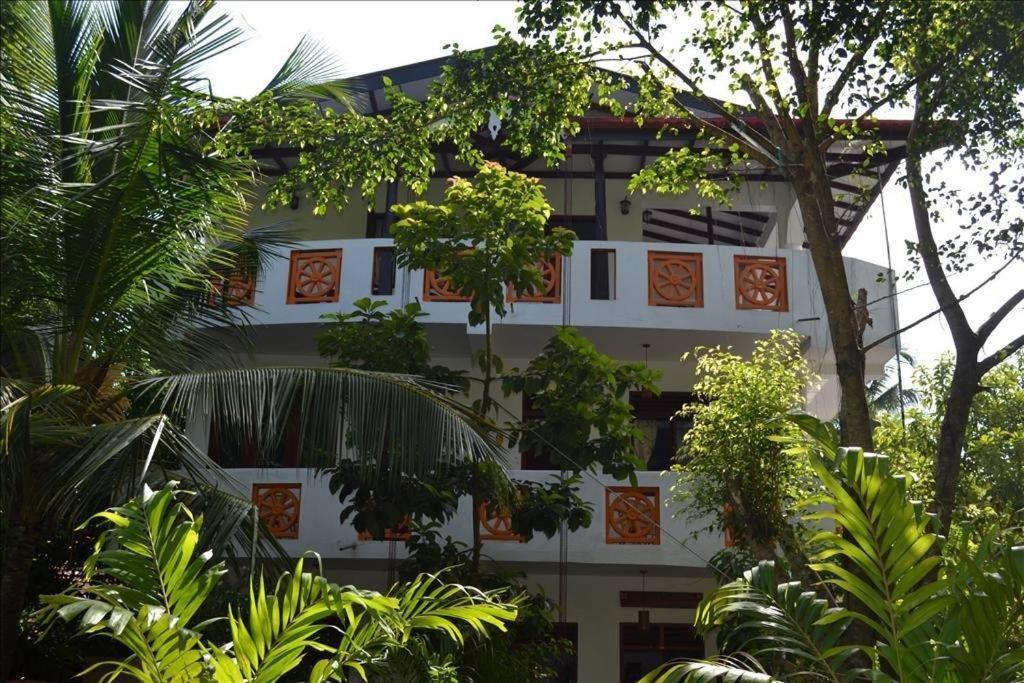 أونا واتونا Sunil Garden Guesthouse المظهر الخارجي الصورة